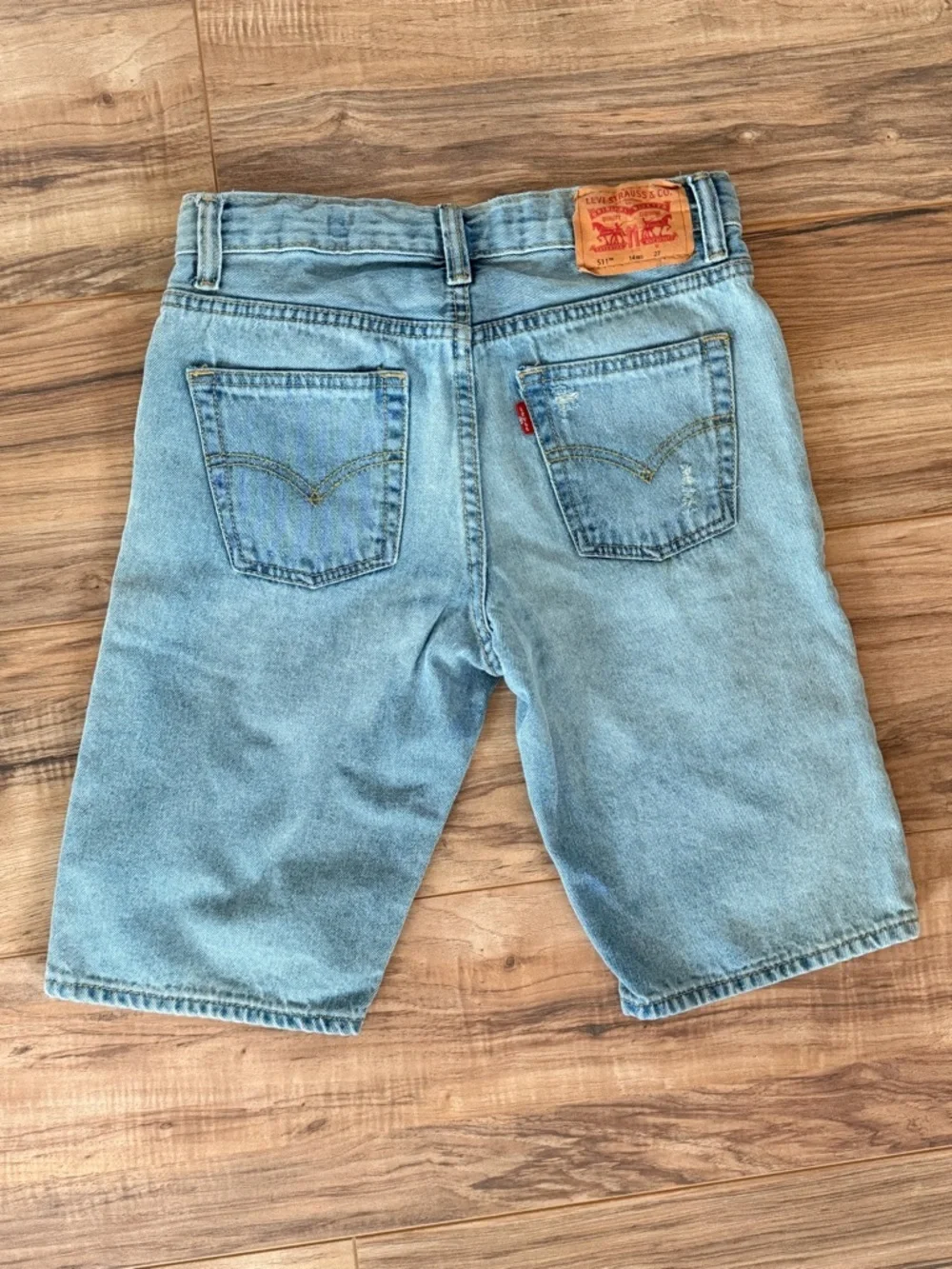 Levi's Light Wash Distressed Denim Boy’s Slim Fit Jean Shorts Jorts Size 14 / 27 - Picture 2 of 6